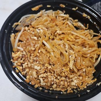 Hands On - Irving Park Rd. - Pad Thai - beef - Sushi Bars Near Me - Chicago, Illinois Hands On - Irving Park Rd. - Pad Thai - beef - Sushi Bars Near Me - Chicago, Illinois