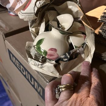 Rigos Delivery Moving & Storage - More damaged items - Movers Near Me - Palmdale, California Rigos Delivery Moving & Storage - More damaged items - Movers Near Me - Palmdale, California