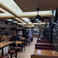 Pizza My Heart - Interior