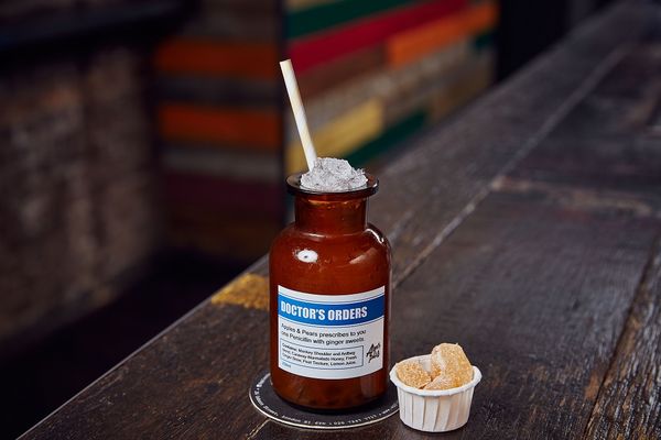 Apples & Pears Cocktail Bar by null