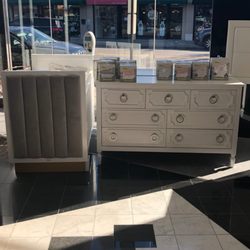 Petite Pram - Beautiful crib and dresser