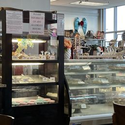 The food was absolutely excellent hidden Gem... the desserts are absolutely to die for these people treat. Great pride in their business.