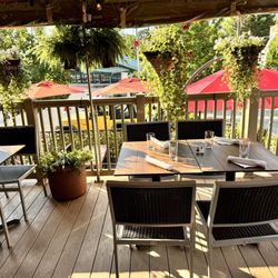 Restaurant Alba - Beautiful patio and garden seating!
