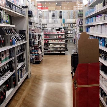 Bed Bath & Beyond - Kitchen & Bath Near Me - Westbury, New York