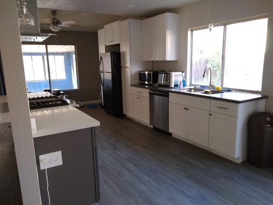 FLOORING SHOWROOM HOME DESIGN CENTER - 104 Photos & 29 Reviews - 40573