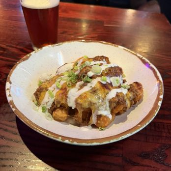 Tavern On Main - Chili tots - American Near Me - El Segundo, California Tavern On Main - Chili tots - American Near Me - El Segundo, California
