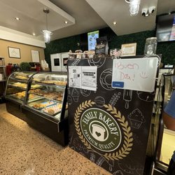 Family’s Bakery - Inside