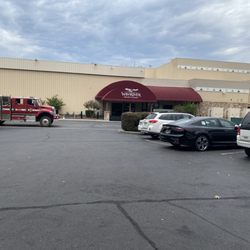Win River Casino - Huge parking lot