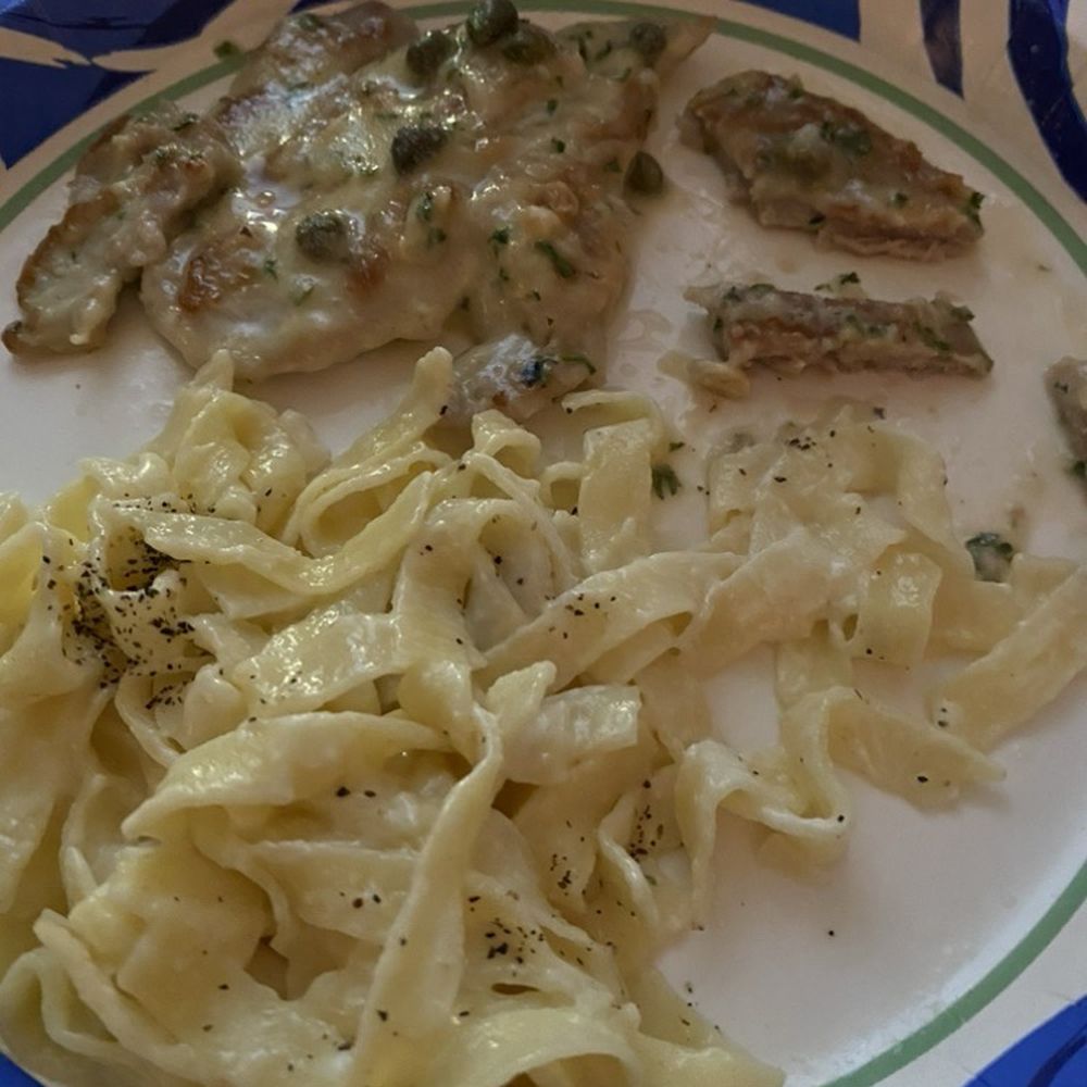 Veal piccata with fettuccine Alfredo! Veal piccata with fettuccine Alfredo!