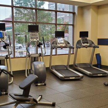 Hampton Inn & Suites Roanoke-Downtown - Hotels Near Me - Roanoke, Virginia Hampton Inn & Suites Roanoke-Downtown - Hotels Near Me - Roanoke, Virginia