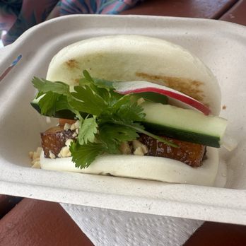 Happy Belly - Pork belly bun - Food Trucks Near Me - Kihei, Hawaii