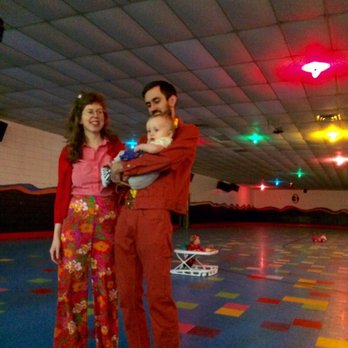 Skateland - Skating Rinks Near Me - Des Moines, Iowa Skateland - Skating Rinks Near Me - Des Moines, Iowa