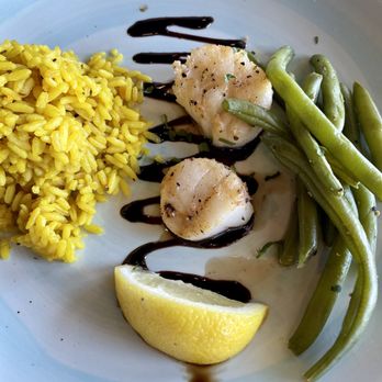 The Reef - Sea scallops with rice & green beans - Seafood Near Me - Saint Augustine, Florida