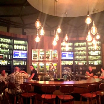 Culaccino Bar + Kitchen - Bar area - Italian Near Me - Burlington, Ontario