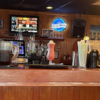 Sandbar & Grille - Lots of people eat at the bar - Seafood Near Me - Buxton, North Carolina