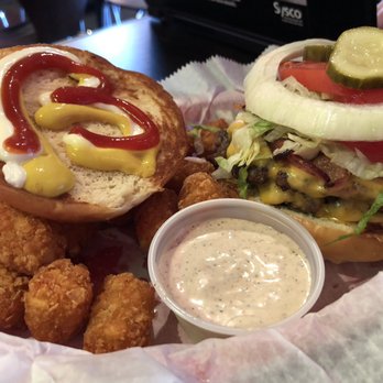 Beth's Burger Bar - Burgers Near Me - Orlando, Florida