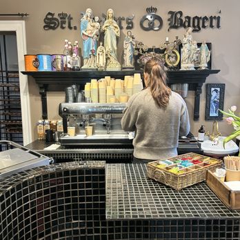 Sankt Peders Bageri - Preparing caramel latte - Bakeries Near Me - Copenhagen, 84