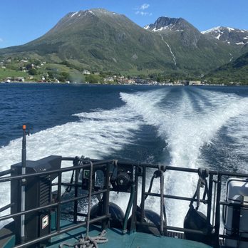 Iris - Modern European Near Me - Snilstveitøy