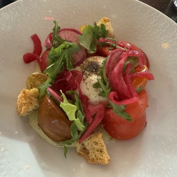 Gordon Ramsay Hell's Kitchen - Burrata with heirloom tomatoes and pickled onions - New American Near Me - Las Vegas, Nevada Gordon Ramsay Hell's Kitchen - Burrata with heirloom tomatoes and pickled onions - New American Near Me - Las Vegas, Nevada