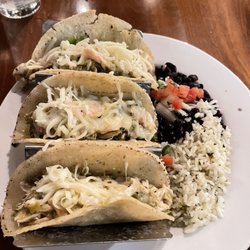 Grill Caliente - Green chili chicken tacos