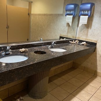Red Lobster - Disgusting bathrooms - Seafood Near Me - Fredericksburg, Virginia Red Lobster - Disgusting bathrooms - Seafood Near Me - Fredericksburg, Virginia