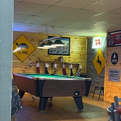 Guffs Grub And Pub - Billiards tables