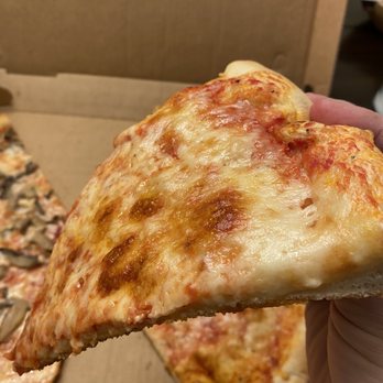 Ruffino's Pizza & Pasta - Cheese pizza - Not too much flop going on, and it has just enough crunch. - Pizza Near Me - Lancaster, Pennsylvania