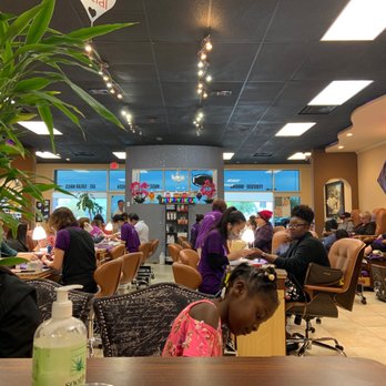 LaVie Nails - Lots of relaxed, happy peeps - Nail Salons Near Me - Greenville, Texas