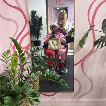 NappStar - This was the owner undoing my ends - Hair Stylists Near Me - Manhattan, New York