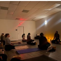 Mani Mindful Yoga - Yoga class