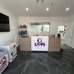 Lilos Dog Hotels & Daycare - Lobby