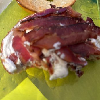 La Cafeteria - Cream Cheese bagel - I added bacon. They were generous with pretty thick bacon not the cheap paper thing kind. DELICIOUS! - Coffee & Tea Near Me - Daly City, California