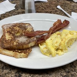 Joe's Grill - Fluffy eggs  yum French toast
