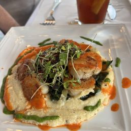 Seared scallops and pollenta Seared scallops and pollenta