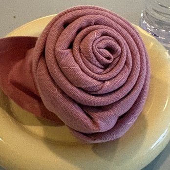 CENTO Raw Bar - Napkins folded like a rose - Seafood Near Me - Los Angeles, California CENTO Raw Bar - Napkins folded like a rose - Seafood Near Me - Los Angeles, California