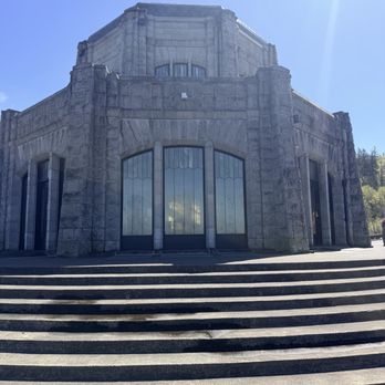 Vista House At Crown Point - Landmarks & Historical Buildings Near Me - Corbett, Oregon