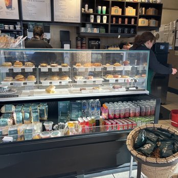 Starbucks - Case - Coffee & Tea Near Me - Creve Coeur, Missouri Starbucks - Case - Coffee & Tea Near Me - Creve Coeur, Missouri