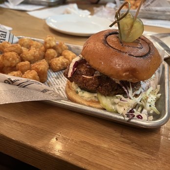 B-Lux Grill & Bar - Nashville chicken (regular) - American Near Me - Sandusky, Ohio B-Lux Grill & Bar - Nashville chicken (regular) - American Near Me - Sandusky, Ohio