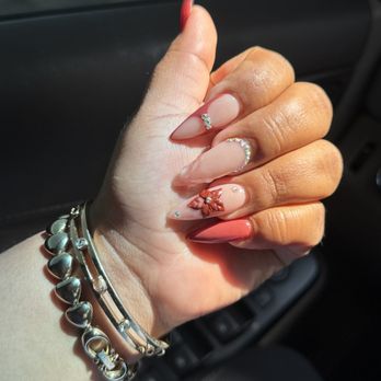 Dila Nails and Spa - The Lana the lady in the front desk did a amazing job with my nails - Waxing Near Me - Stockton, California Dila Nails and Spa - The Lana the lady in the front desk did a amazing job with my nails - Waxing Near Me - Stockton, California