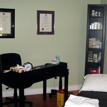 Fusion Chiropractic & Integrative Health - naturopath room - Chiropractors Near Me - Toronto, Ontario Fusion Chiropractic & Integrative Health - naturopath room - Chiropractors Near Me - Toronto, Ontario