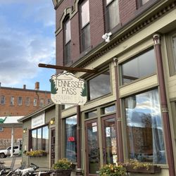 Tennessee Pass Cafe - Outdoor patio