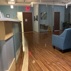 Neighbors Emergency Center - Waiting area