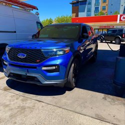 Gassing up the ol' girl. Shes doing mighty fine on this roadtrip.