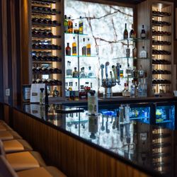 Ike's Restaurant - The Bar