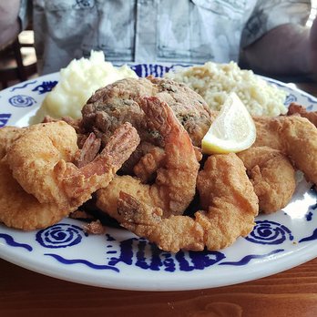 Sandbar & Grille - Fried Seafood Platter - Seafood Near Me - Buxton, North Carolina