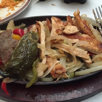El Pescador - Carson - Fajitas de pollo. Don't have tons of flavor :( - Seafood Near Me - Carson, California El Pescador - Carson - Fajitas de pollo. Don't have tons of flavor :( - Seafood Near Me - Carson, California