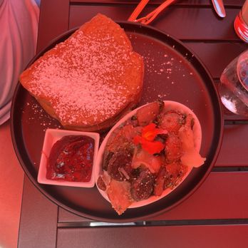 Delicioso Bistro - Monte Cristo, (French toast outside, NOT fried) - Diners Near Me - Modesto, California