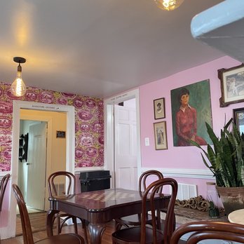Cowbell Kitchen - Indoor area - Cafes Near Me - Leesburg, Virginia Cowbell Kitchen - Indoor area - Cafes Near Me - Leesburg, Virginia