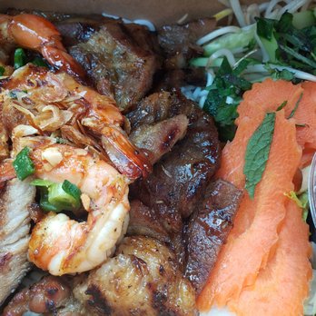 Papaya - Pork and shrimp vermicelli bowl. - Vietnamese Near Me - Sammamish, Washington