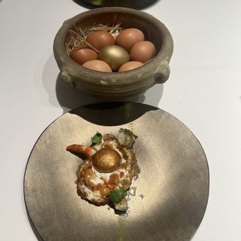Disfrutar - The hen that laid the golden eggs: crustacean fried egg - Modern European Near Me - Barcelona, B